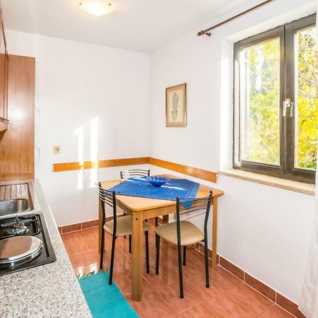 Apartments Mirjana Pula Exterior foto