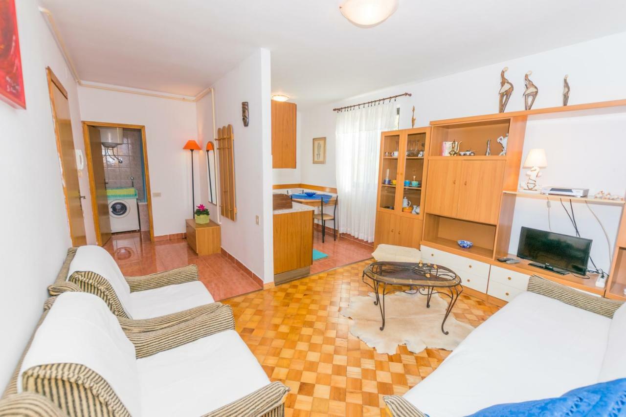 Apartments Mirjana Pula Exterior foto